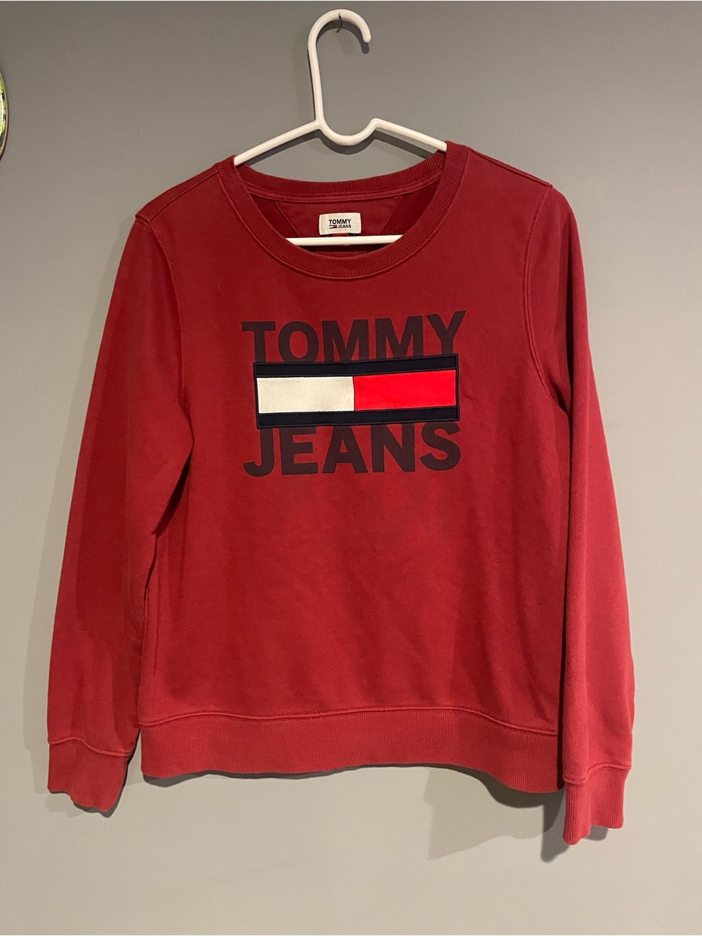 Tommy Hilfiger Red Crewneck with Logo Flag